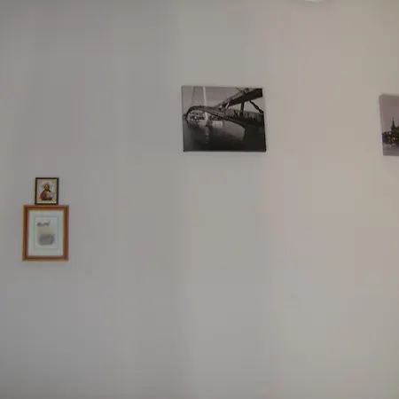 Lux سكاليا